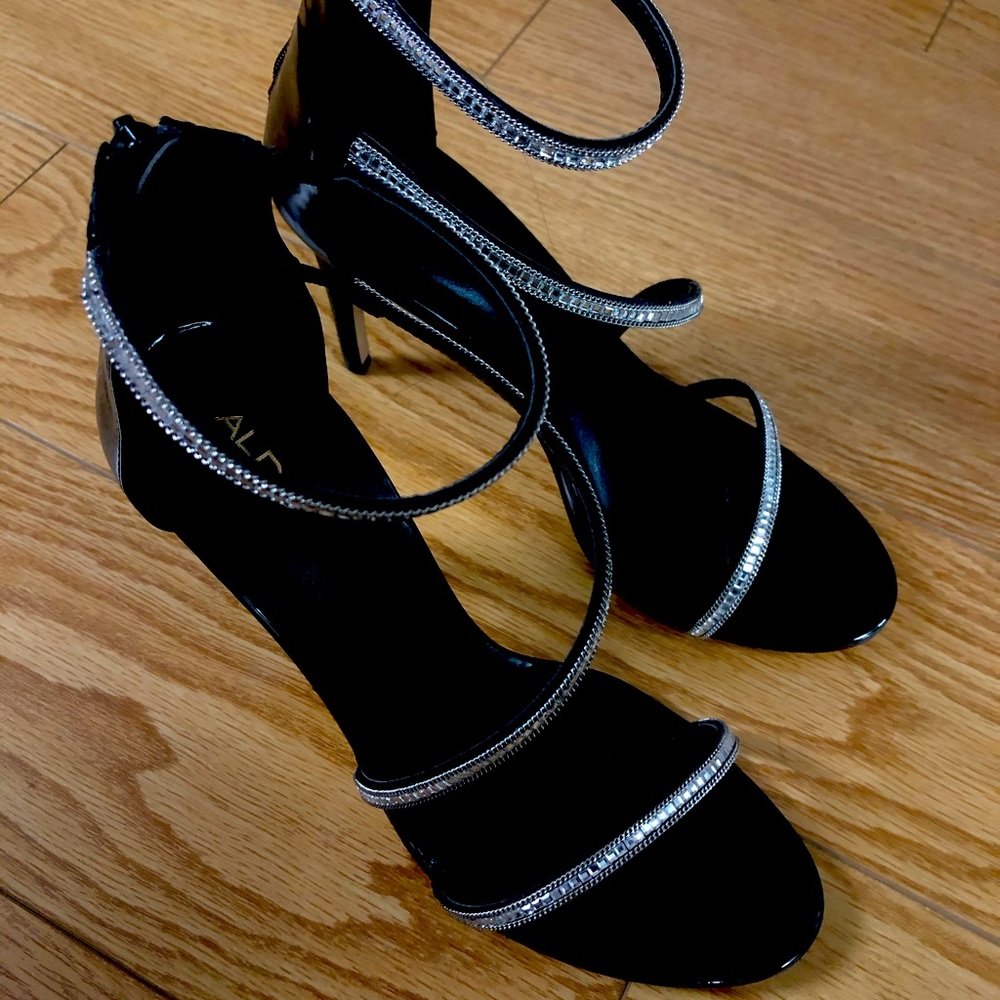 Heals - Picture 2 of 2